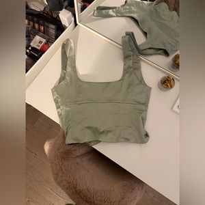 Aritzia Wilfred Silk tank Size S, great condition